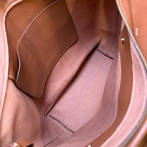 Cuyana Tall Easy Zipper Tote with Insert - Picture 6 of 16